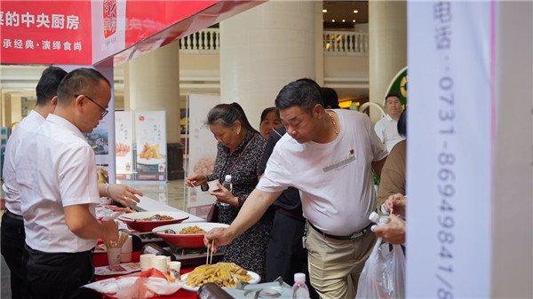 新澳2025最新资料大全餐饮篇，探索美食之旅与未来餐饮趋势展望